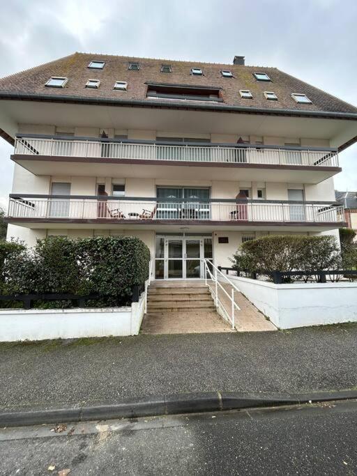 Les Cormorans - Studio Refait A Neuf A 2 Pas De La Mer Apartment Cabourg Ngoại thất bức ảnh